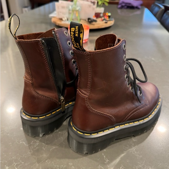 Dr. Martens Dark Brown Leather Combat Boots, US 7 UK 5 - Picture 2 of 3